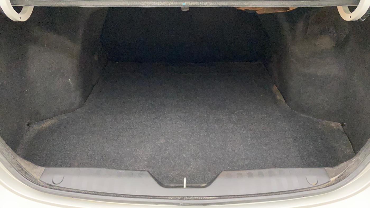 2015 Maruti Ciaz ZXI+, Petrol, Manual, 1,08,958 km, Boot Inside