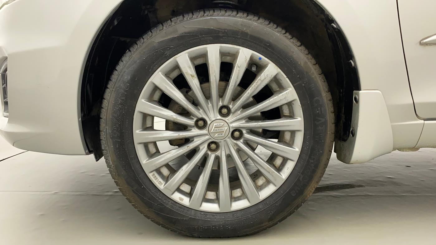 2015 Maruti Ciaz ZXI+, Petrol, Manual, 1,08,958 km, Left Front Wheel