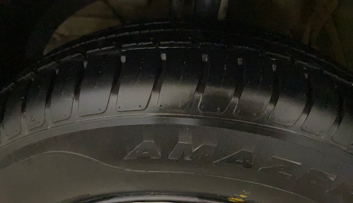 2020 Maruti Swift VXI, Petrol, Manual, 35,335 km, Left Front Tyre Tread