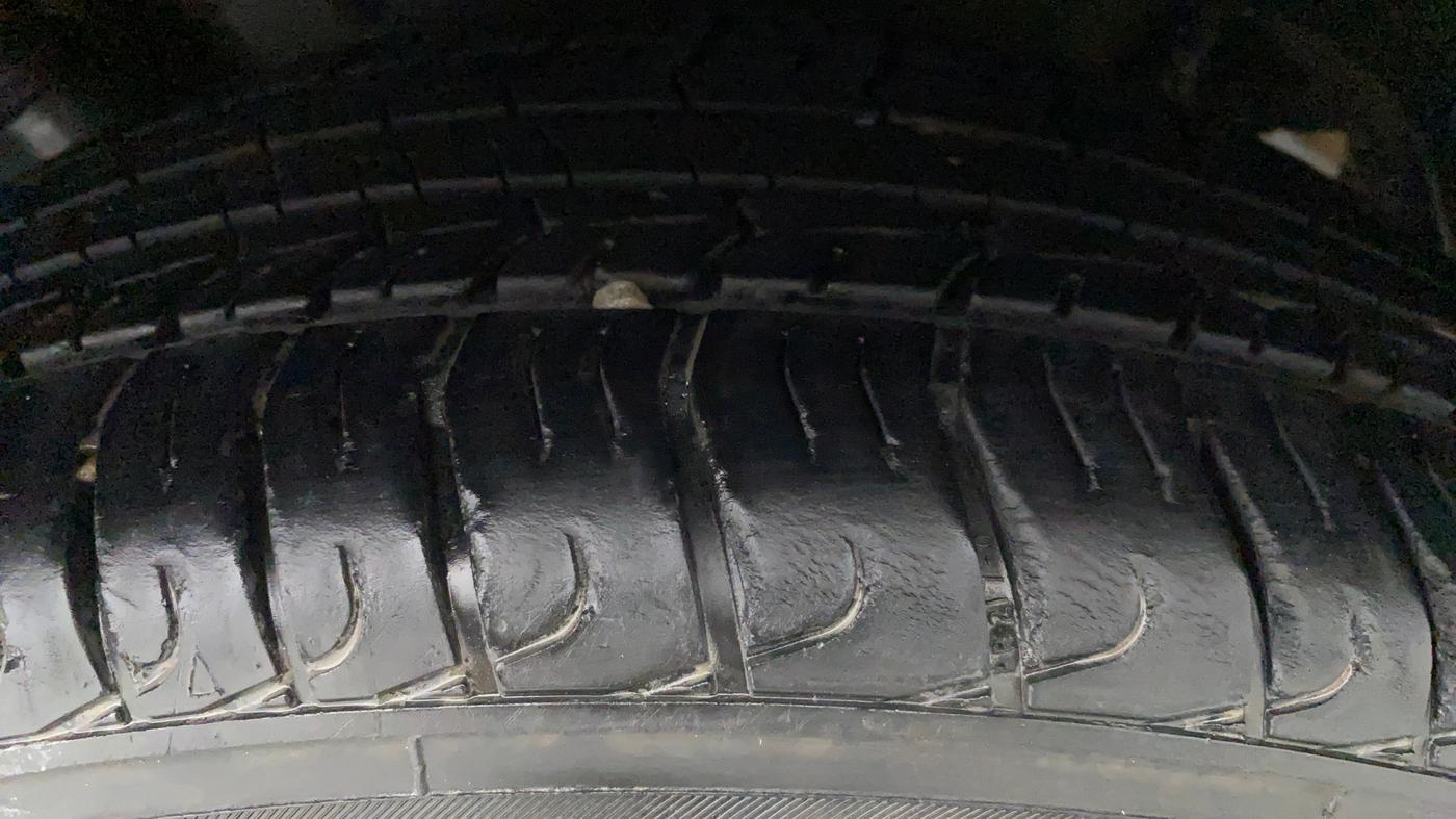 2015 Hyundai Creta SX PLUS 1.6 PETROL, Petrol, Manual, 65,655 km, Left Front Tyre Tread