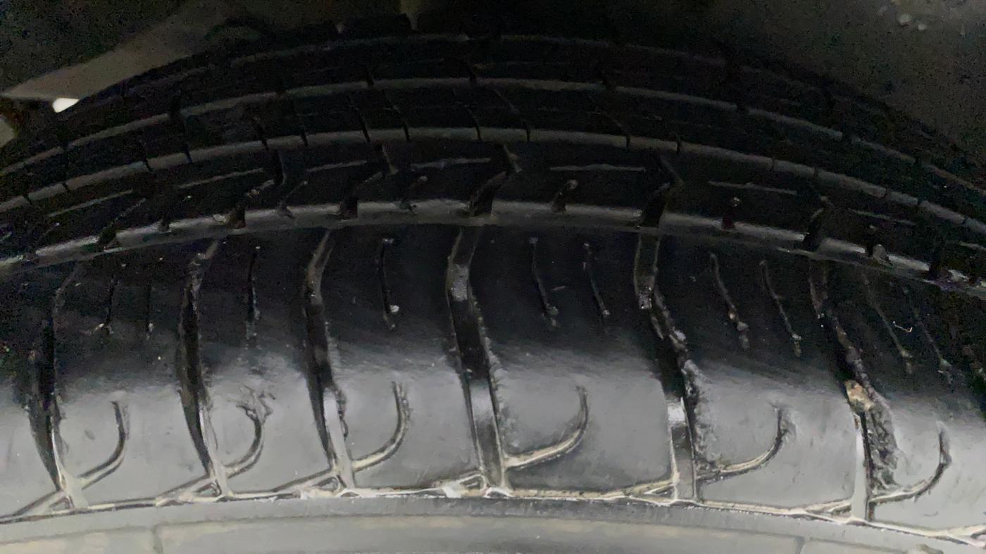 2015 Hyundai Creta SX PLUS 1.6 PETROL, Petrol, Manual, 65,655 km, Right Front Tyre Tread