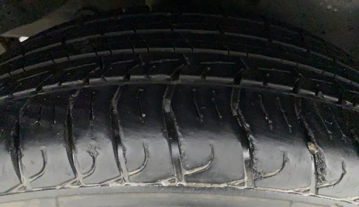 2015 Hyundai Creta SX PLUS 1.6 PETROL, Petrol, Manual, 65,655 km, Right Front Tyre Tread