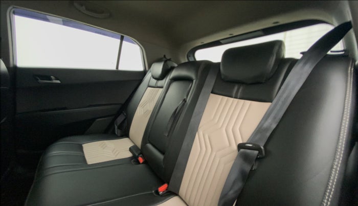 2015 Hyundai Creta SX PLUS 1.6 PETROL, Petrol, Manual, 65,655 km, Right Side Rear Door Cabin