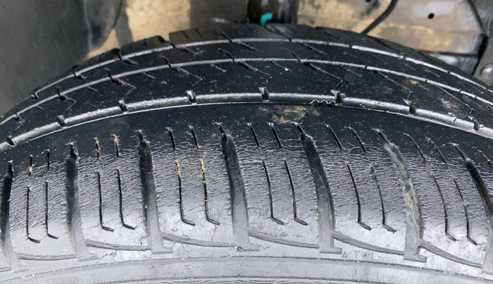 2016 Maruti Vitara Brezza VDI, Diesel, Manual, 38,247 km, Right Front Tyre Tread
