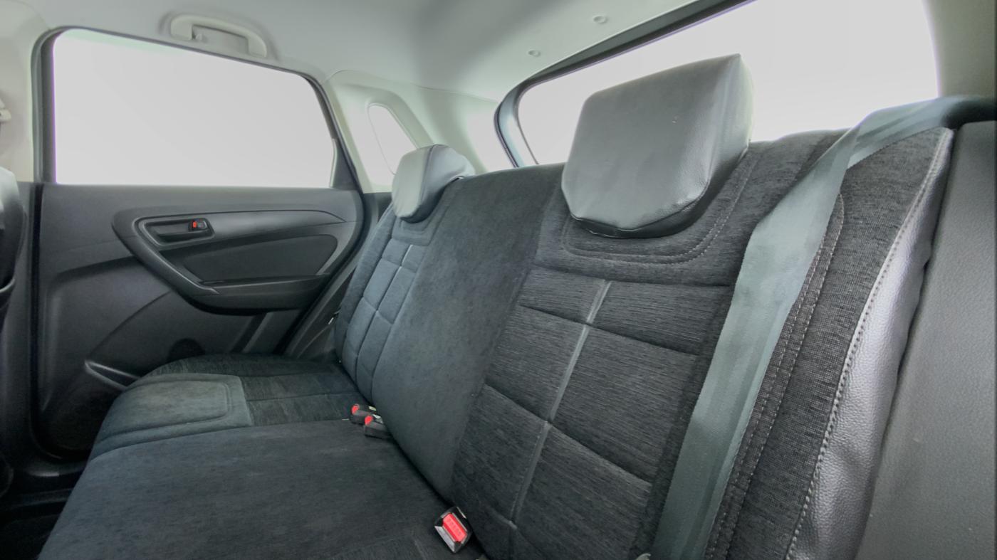 2016 Maruti Vitara Brezza VDI, Diesel, Manual, 38,247 km, Right Side Rear Door Cabin