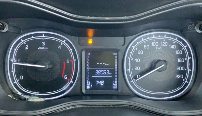 2016 Maruti Vitara Brezza VDI, Diesel, Manual, 38,247 km, Odometer Image