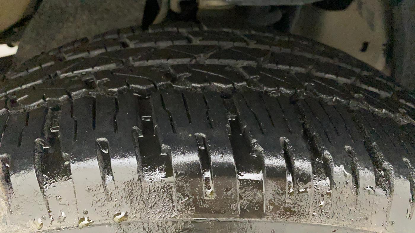 2019 Toyota Fortuner 2.8 4X2 MT, Diesel, Manual, 94,062 km, Right Front Tyre Tread