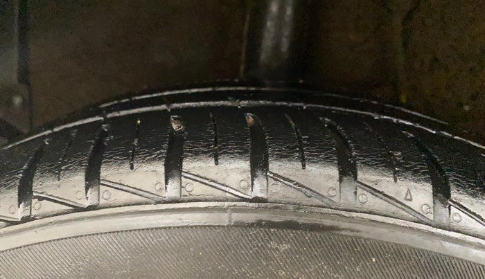 2022 Hyundai GRAND I10 NIOS SPORTZ 1.2 KAPPA VTVT CNG, CNG, Manual, 36,984 km, Right Rear Tyre Tread