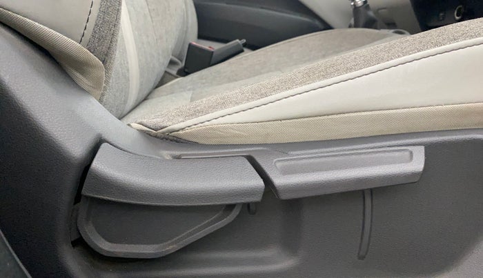 2022 Hyundai GRAND I10 NIOS SPORTZ 1.2 KAPPA VTVT CNG, CNG, Manual, 36,984 km, Driver Side Adjustment Panel