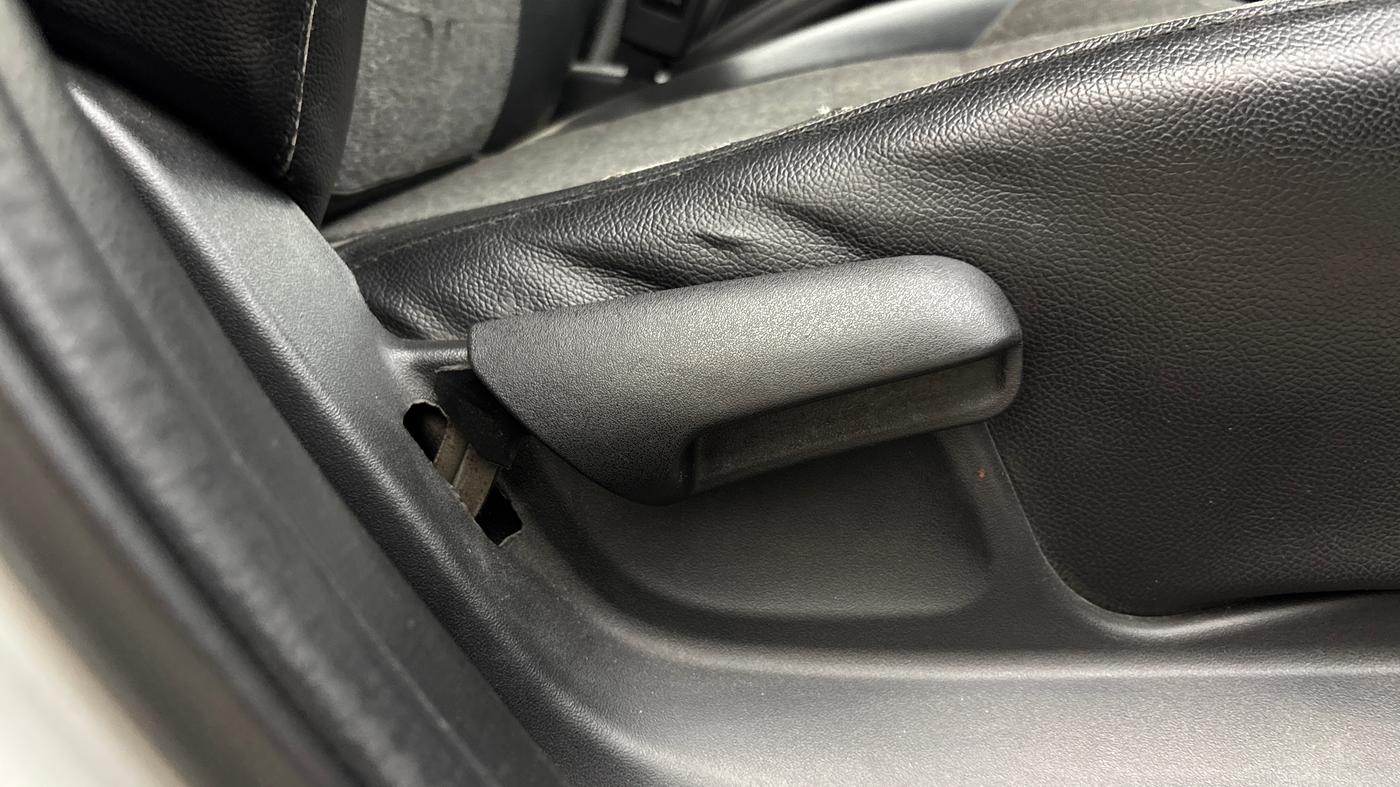 2016 Maruti Swift VXI, Petrol, Manual, 42,472 km, Driver Side Adjustment Panel