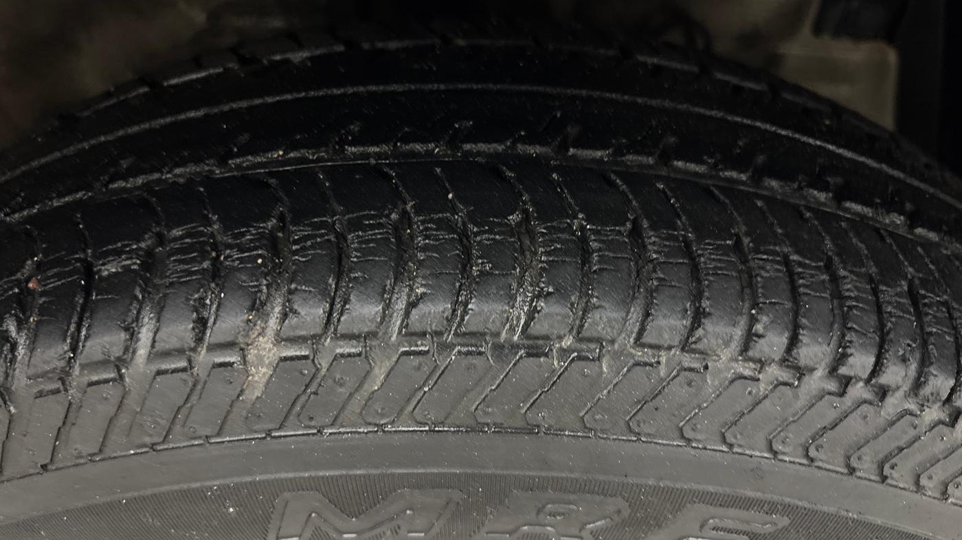 2016 Maruti Swift VXI, Petrol, Manual, 42,472 km, Right Front Tyre Tread
