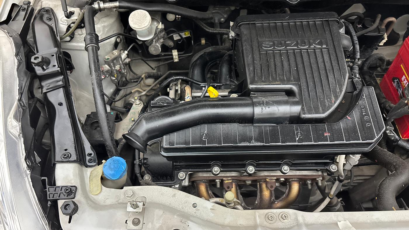 2016 Maruti Swift VXI, Petrol, Manual, 42,472 km, Engine View - Right