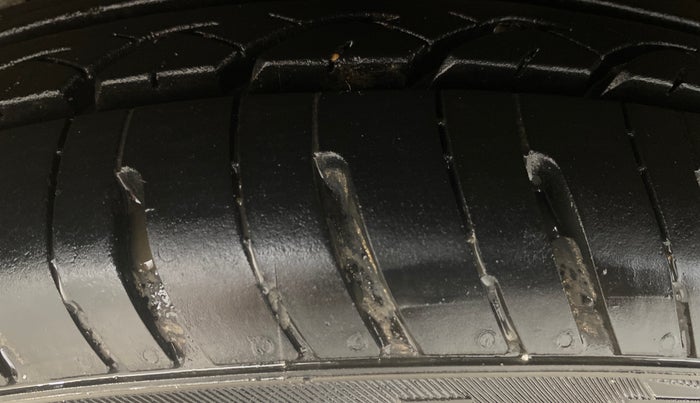 2015 Hyundai Grand i10 ASTA AT 1.2 KAPPA VTVT, Petrol, Automatic, 65,548 km, Left Front Tyre Tread