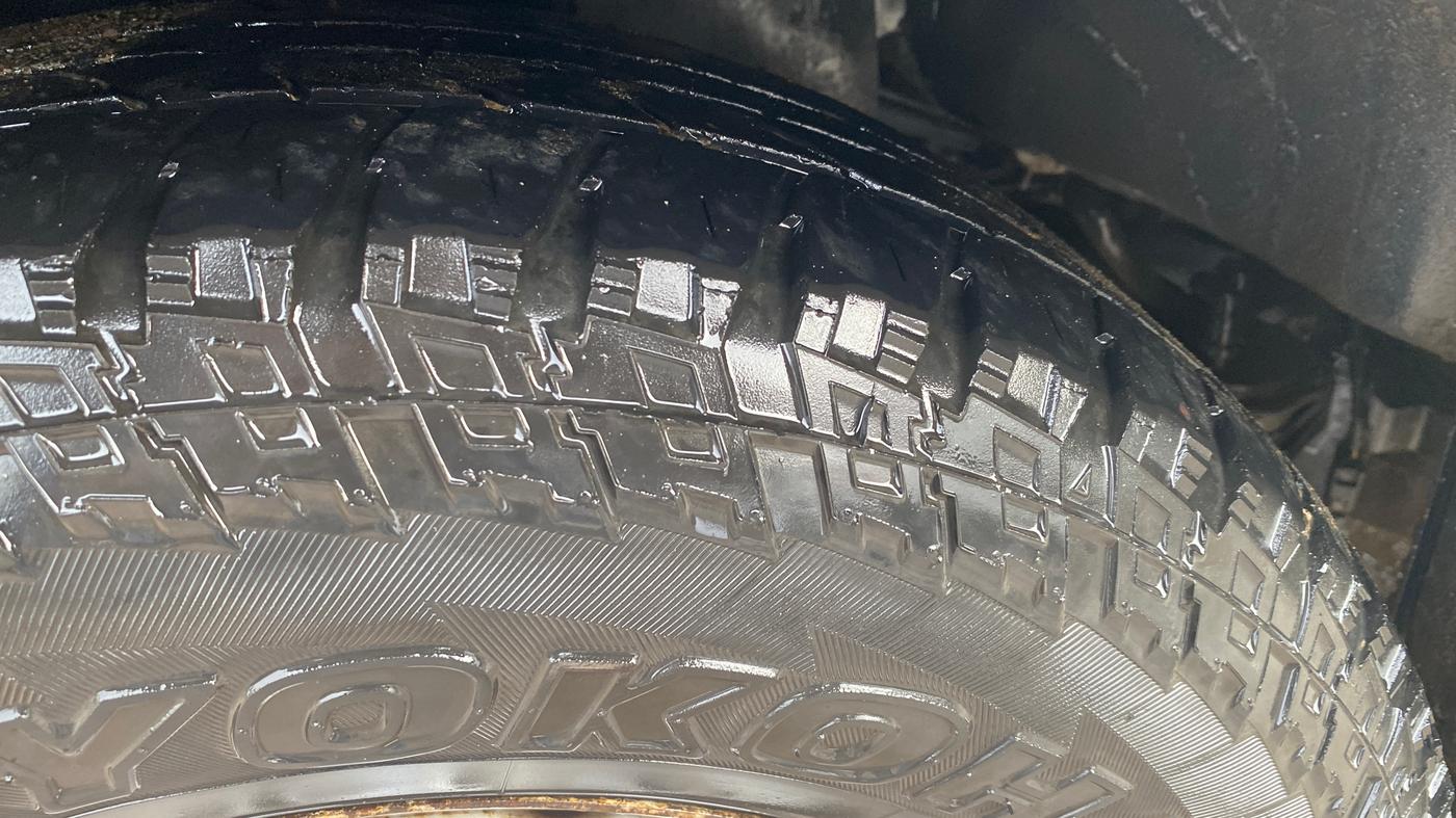 2018 Tata Hexa XMA 4X2 7 STR, Diesel, Automatic, 86,335 km, Left Front Tyre Tread