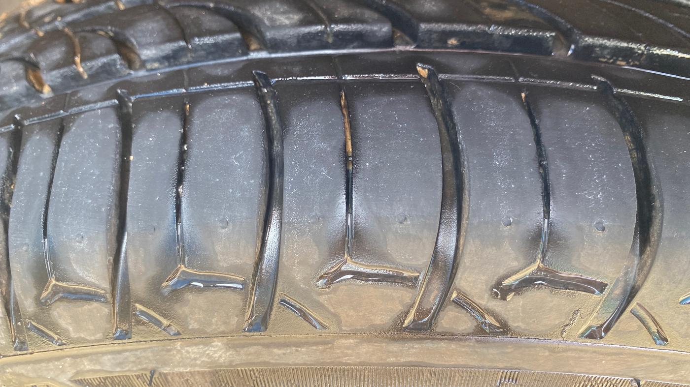 2016 Maruti Baleno DELTA CVT PETROL 1.2, Petrol, Automatic, 92,023 km, Left Front Tyre Tread