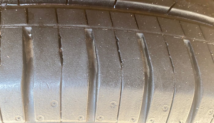 2015 Hyundai Grand i10 ASTA AT 1.2 KAPPA VTVT, Petrol, Automatic, 56,860 km, Right Rear Tyre Tread