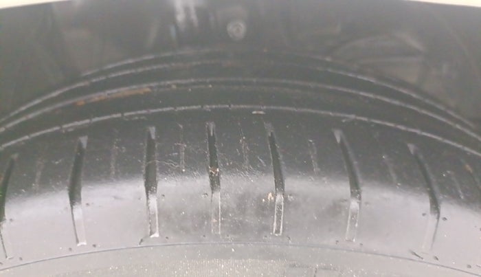 2020 Toyota Glanza V, Petrol, Manual, 91,474 km, Right Front Tyre Tread