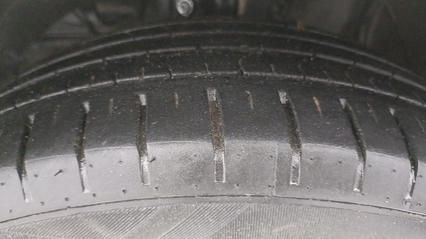 2020 Toyota Glanza V, Petrol, Manual, 91,474 km, Left Front Tyre Tread