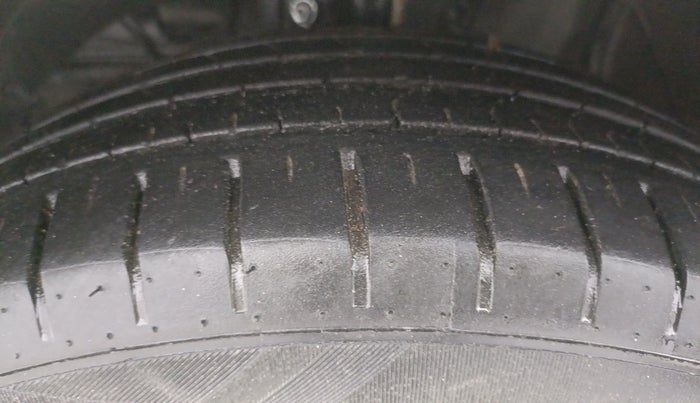 2020 Toyota Glanza V, Petrol, Manual, 91,474 km, Left Front Tyre Tread