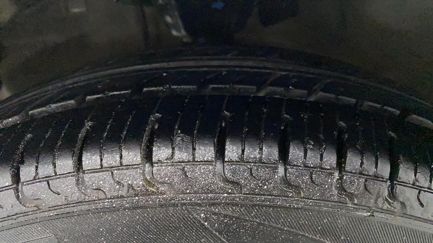 2015 Hyundai i10 MAGNA 1.1, Petrol, Manual, 55,039 km, Left Front Tyre Tread