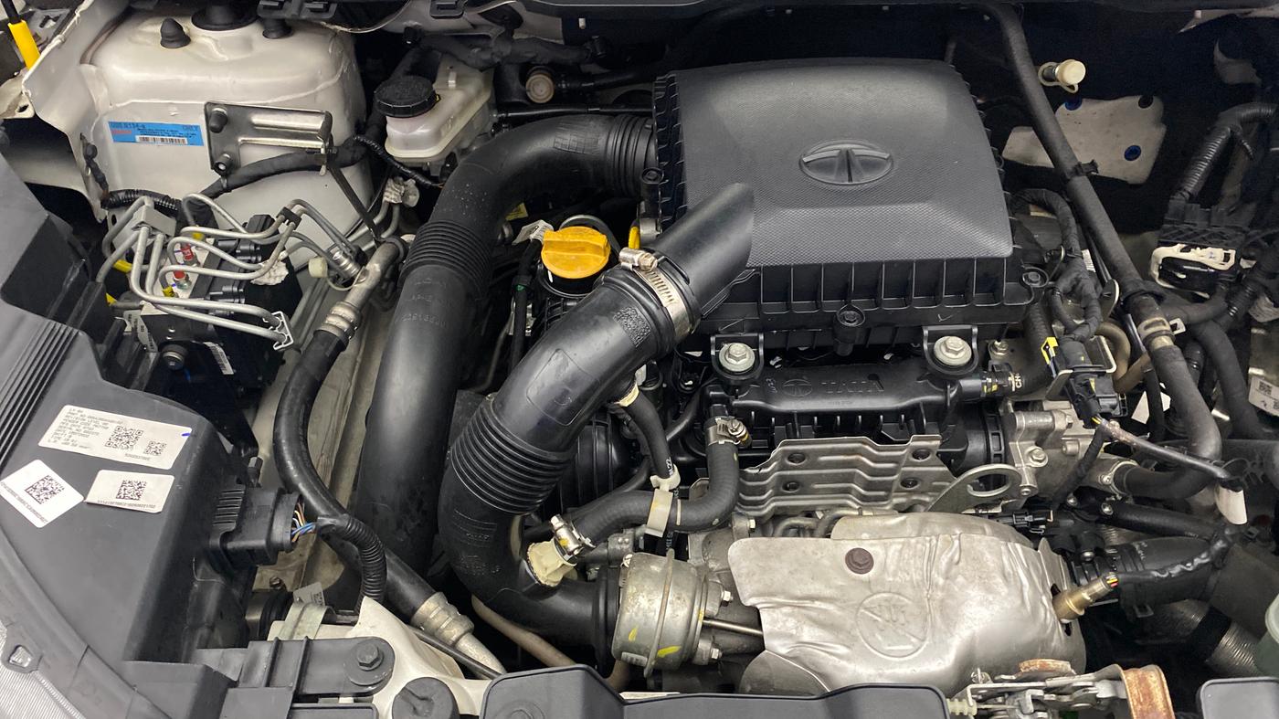 2022 Tata NEXON XM PLUS SUNROOF PETROL, Petrol, Manual, 22,633 km, Engine View - Right