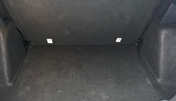 2022 Tata NEXON XM PLUS SUNROOF PETROL, Petrol, Manual, 22,616 km, Boot Inside