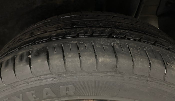 2022 Tata NEXON XM PLUS SUNROOF PETROL, Petrol, Manual, 22,616 km, Left Rear Tyre Tread