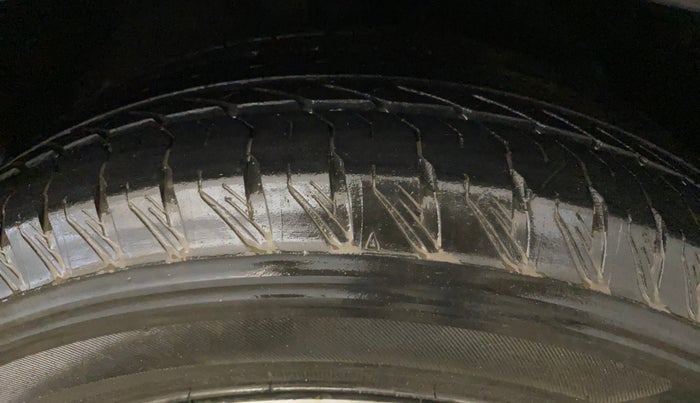 2014 Hyundai Santa Fe 4 WD AT, Diesel, Automatic, 72,593 km, Right Front Tyre Tread