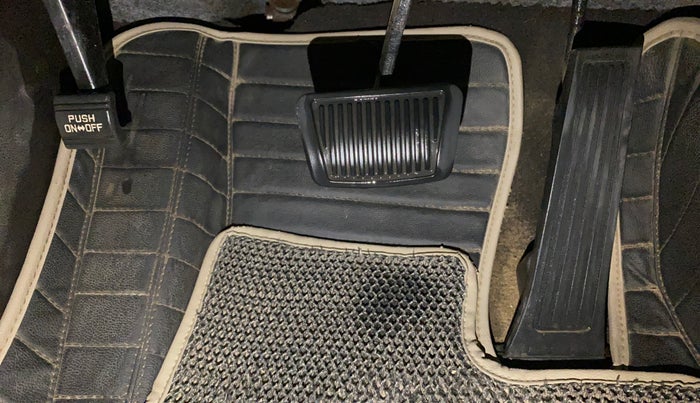 2014 Hyundai Santa Fe 4 WD AT, Diesel, Automatic, 72,593 km, Pedals