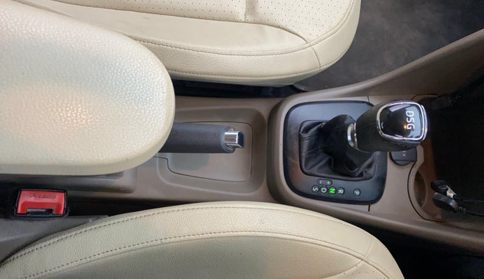 2015 Skoda Rapid 1.5 TDI CR ELEGANCE PLUS AT, Diesel, Automatic, 1,07,021 km, Gear Lever