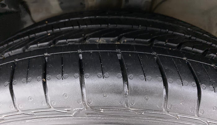 2018 Hyundai Creta SX PLUS 1.6 DUAL TONE VTVT, Petrol, Manual, 31,973 km, Left Front Tyre Tread