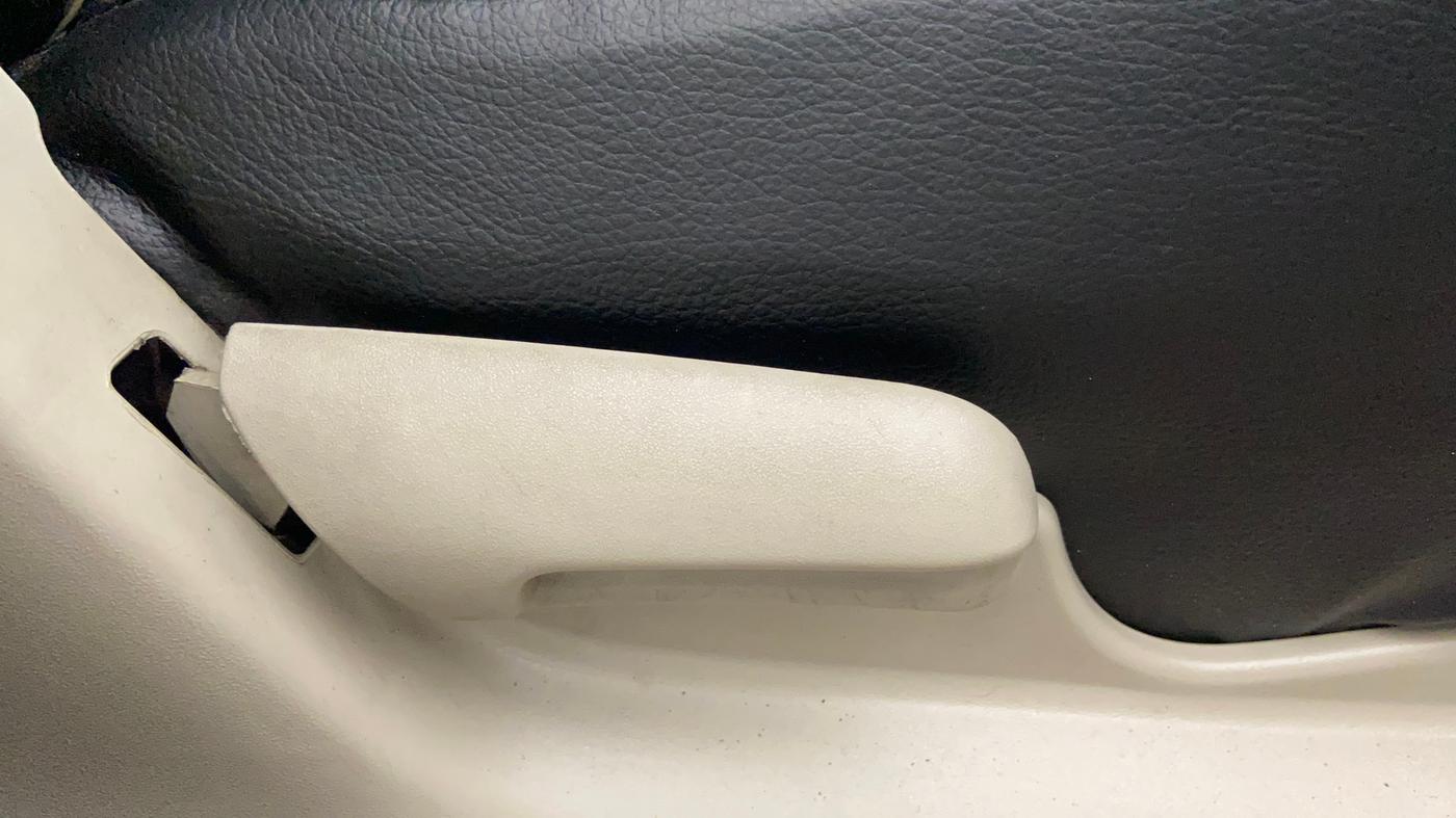 2018 Maruti Celerio VXI, Petrol, Manual, 68,987 km, Driver Side Adjustment Panel