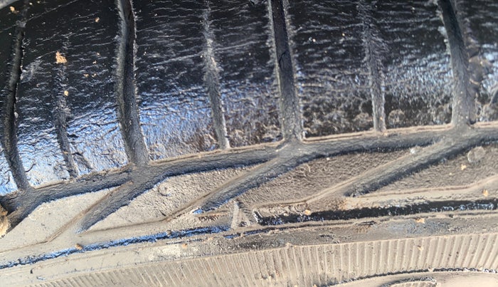 2021 Tata NEXON XZ PLUS (O) PETROL DARK EDITION, Petrol, Manual, 70,244 km, Right Front Tyre Tread