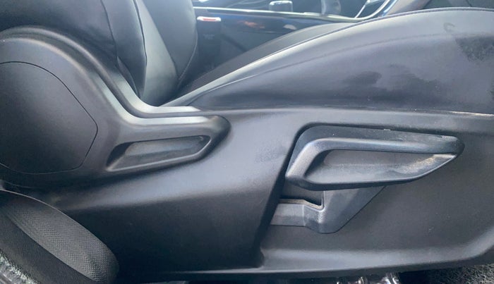 2021 Tata NEXON XZ PLUS (O) PETROL DARK EDITION, Petrol, Manual, 70,244 km, Driver Side Adjustment Panel