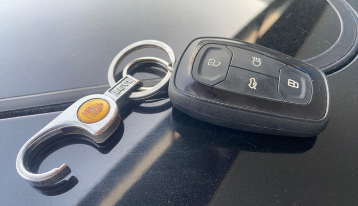 2021 Tata NEXON XZ PLUS (O) PETROL DARK EDITION, Petrol, Manual, 70,244 km, Key Close Up