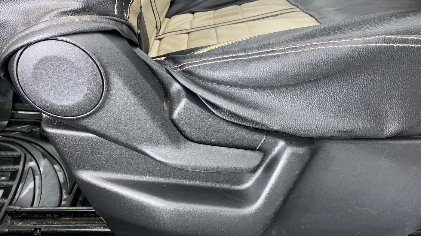 2020 Maruti New Wagon-R LXI CNG 1.0 L, CNG, Manual, 45,156 km, Driver Side Adjustment Panel