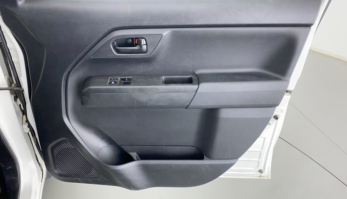 2020 Maruti New Wagon-R LXI CNG 1.0 L, CNG, Manual, 45,156 km, Driver Side Door Panels Control