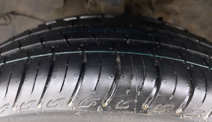 2015 Honda Amaze 1.2 VXMT I VTEC, Petrol, Manual, 51,964 km, Left Front Tyre Tread