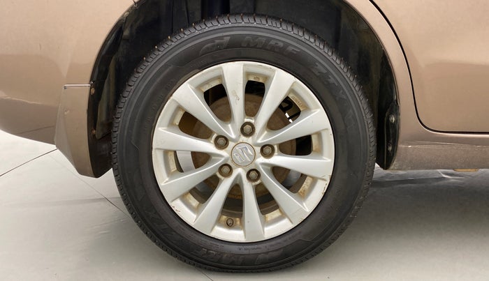 2013 Maruti Ertiga ZXI, Petrol, Manual, 1,05,946 km, Right Rear Wheel