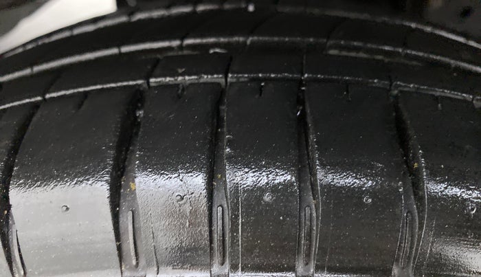 2011 Hyundai Santro Xing GL PLUS, Petrol, Manual, 83,624 km, Left Rear Tyre Tread