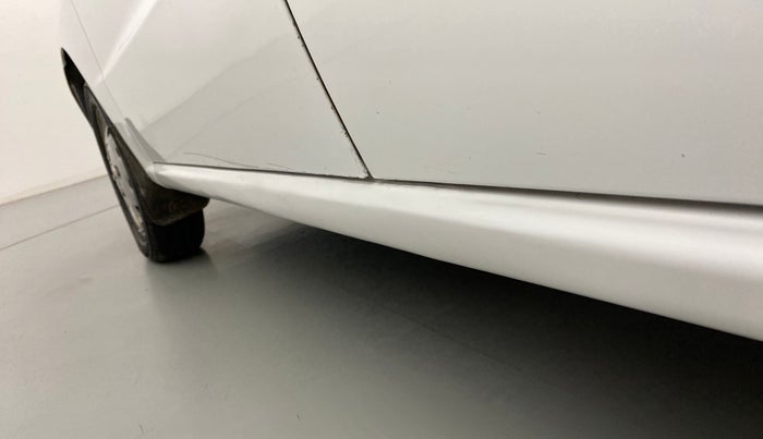 2011 Hyundai Santro Xing GL PLUS, Petrol, Manual, 83,624 km, Left running board - Slightly dented