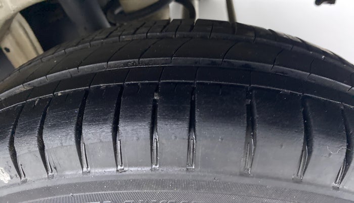 2018 Maruti Alto 800 LXI, Petrol, Manual, 59,083 km, Left Rear Tyre Tread