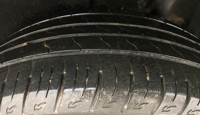 2018 Maruti Vitara Brezza ZDI+ DUAL TONE AMT, Diesel, Automatic, 53,283 km, Left Rear Tyre Tread