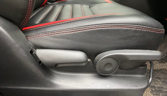 2018 Maruti Vitara Brezza ZDI+ DUAL TONE AMT, Diesel, Automatic, 53,283 km, Driver Side Adjustment Panel