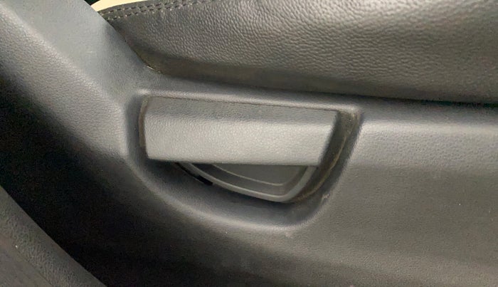 2022 Hyundai NEW SANTRO SPORTZ EXECUTIVE MT CNG, CNG, Manual, 51,635 km, Driver Side Adjustment Panel