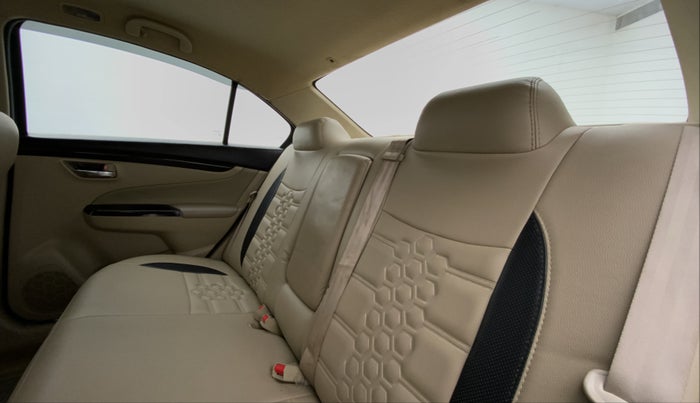 2017 Maruti Ciaz ZETA 1.4 VVT, CNG, Manual, 26,526 km, Right Side Rear Door Cabin