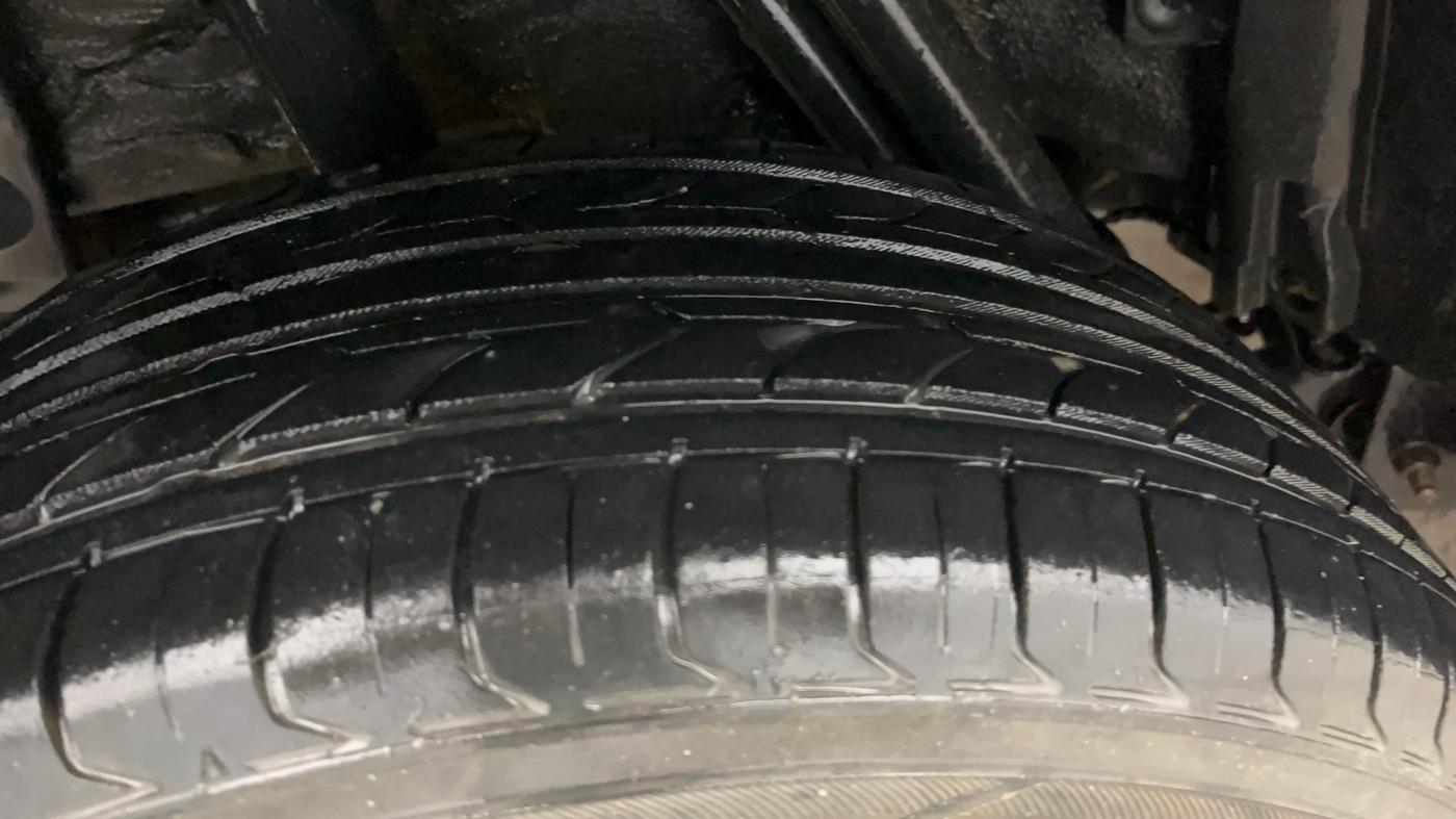 2020 Renault Duster RXS 1.5 PETROL MT, Petrol, Manual, 1,14,302 km, Right Rear Tyre Tread