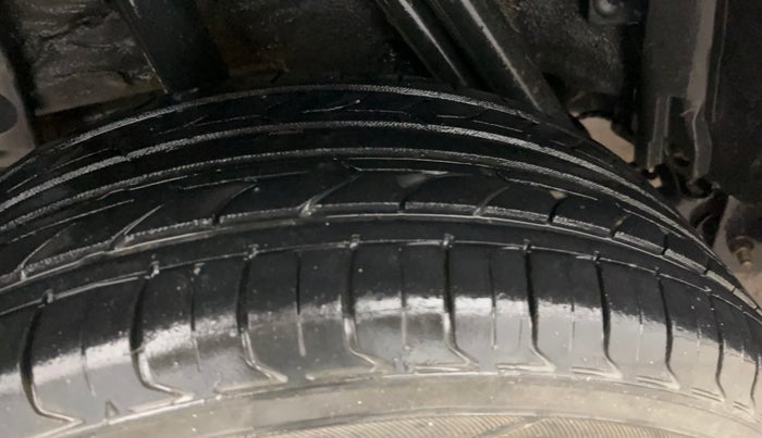 2020 Renault Duster RXS 1.5 PETROL MT, Petrol, Manual, 1,14,302 km, Right Rear Tyre Tread