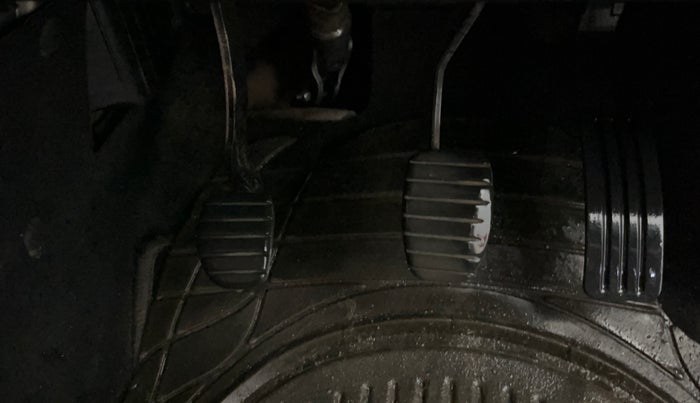 2020 Renault Duster RXS 1.5 PETROL MT, Petrol, Manual, 1,14,302 km, Pedals