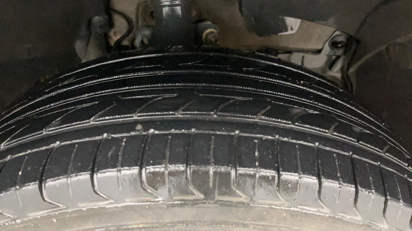 2020 Renault Duster RXS 1.5 PETROL MT, Petrol, Manual, 1,14,302 km, Right Front Tyre Tread